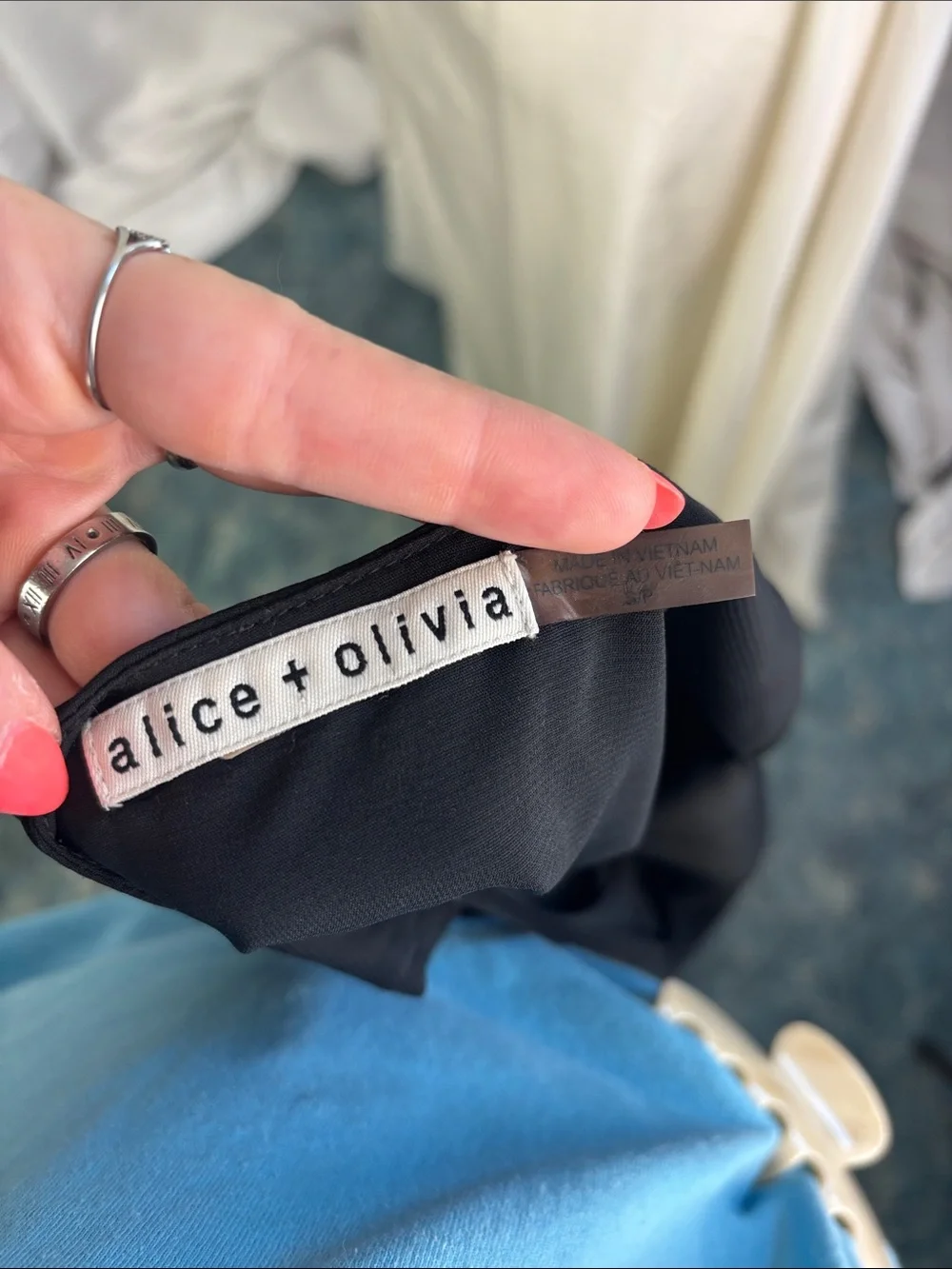ALICE AND OLIVIA BLACK SILK CROP TANK TOP